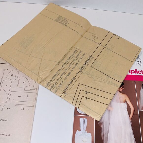 Simplicity Pattern 2610 Bridal Veil Accessories Capelet Ring Pillow Bag One Size - Picture 9 of 9